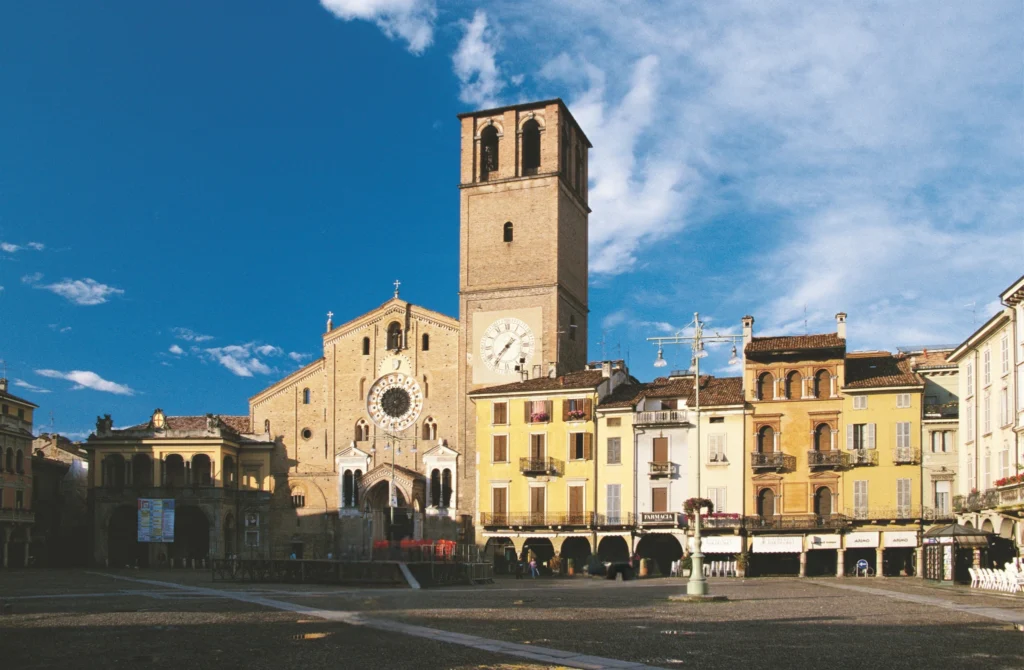 piazza della vittoria lodi HD site