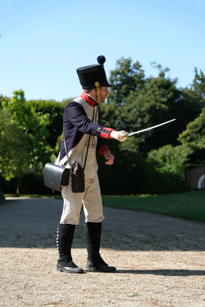 À Pontivy, un été sur les traces de Napoléonville 8 visite enfants en costume creditoffice de tourisme pontivy communaute 1